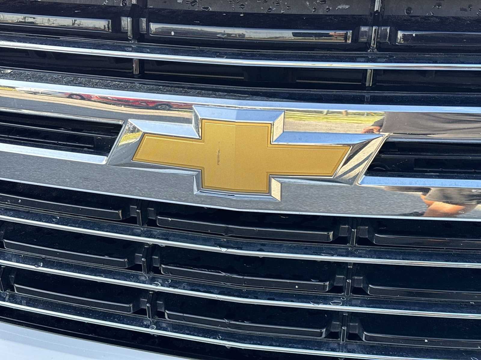 Chevrolet Suburban LT 2024