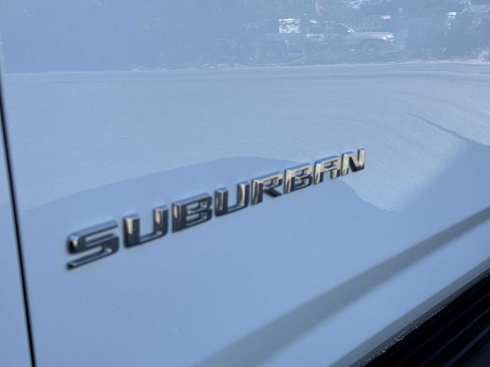 Chevrolet Suburban LT 2024