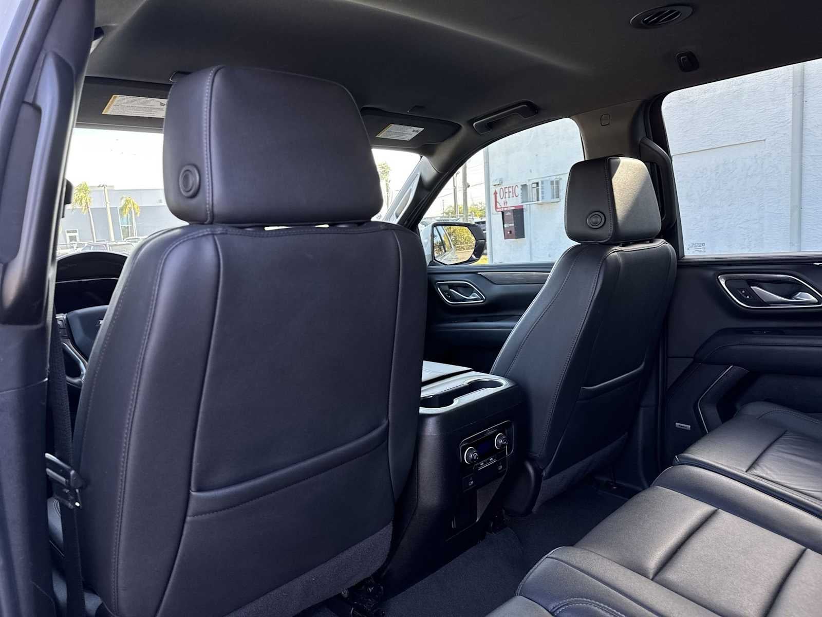 Chevrolet Suburban LT 2024
