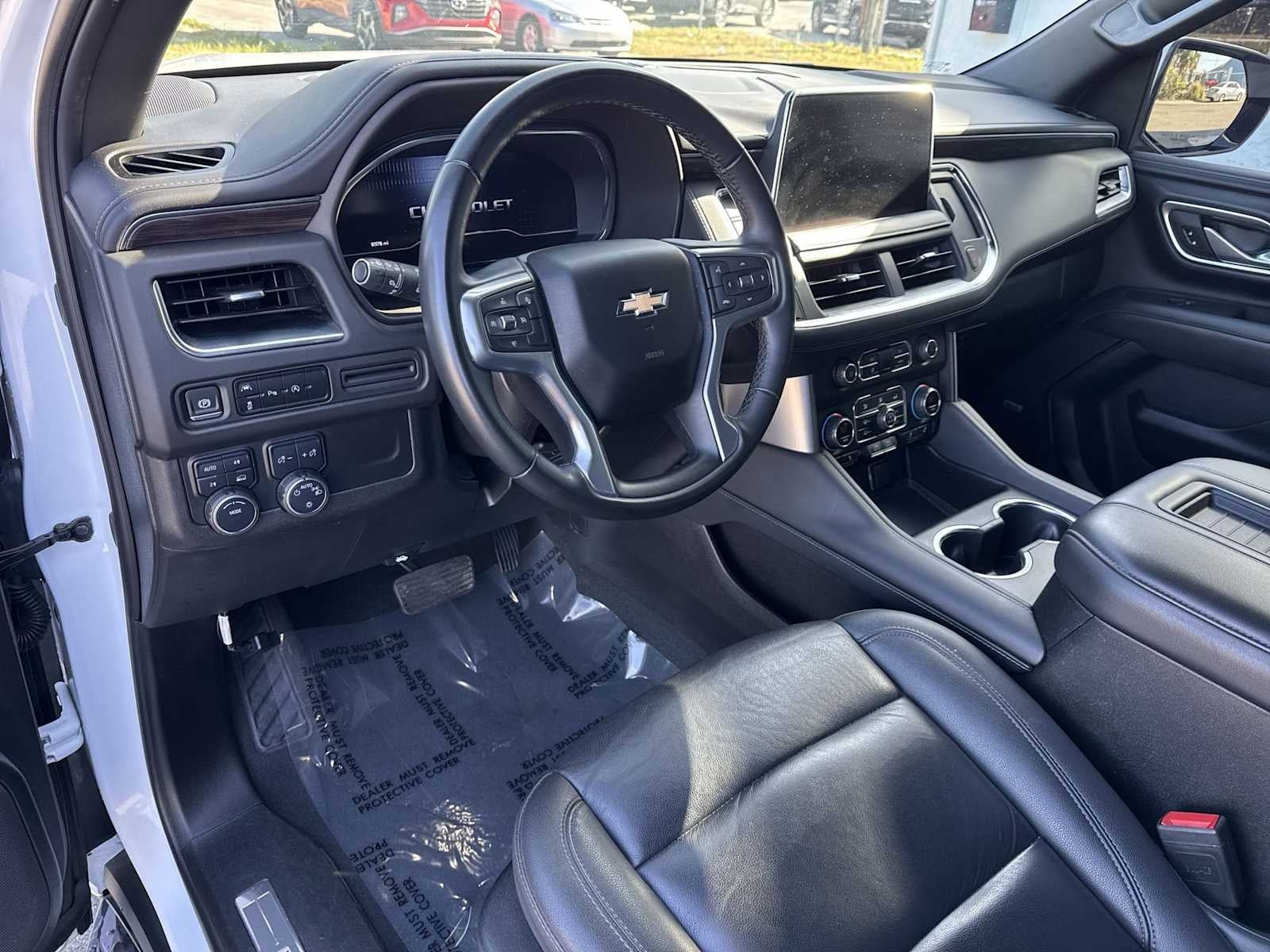 Chevrolet Suburban LT 2024