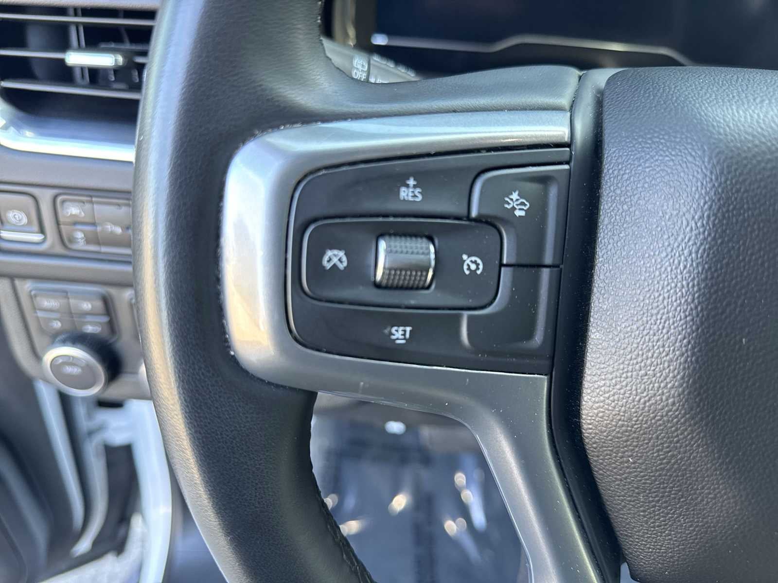 Chevrolet Suburban LT 2024