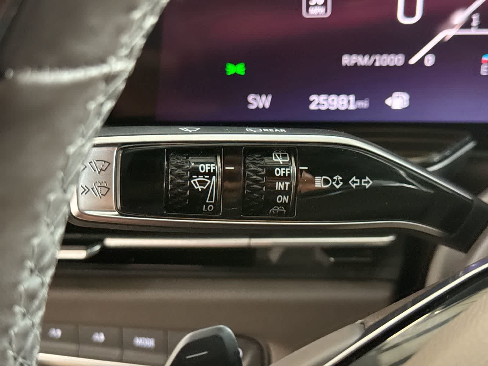 Cadillac Escalade 4WD Premium Luxury 2025