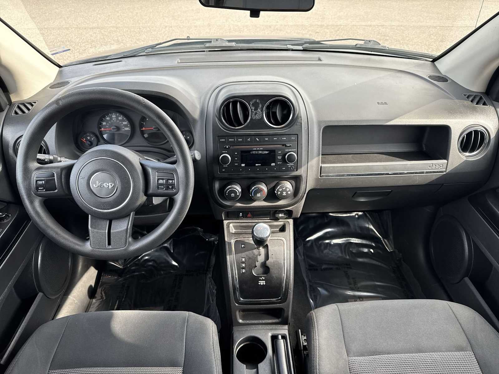 Jeep Compass 2011, tracción delantera, 4 puertas