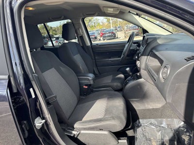 Jeep Compass 2011, tracción delantera, 4 puertas