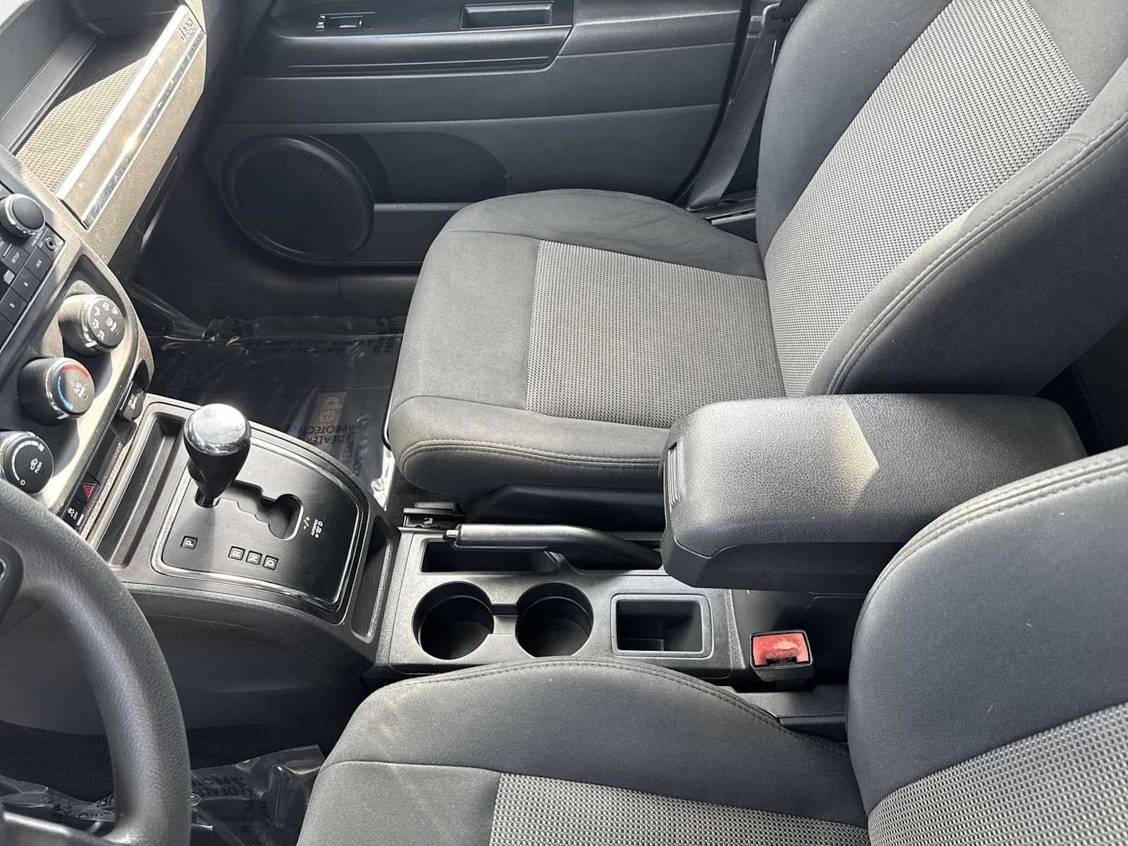 Jeep Compass 2011, tracción delantera, 4 puertas