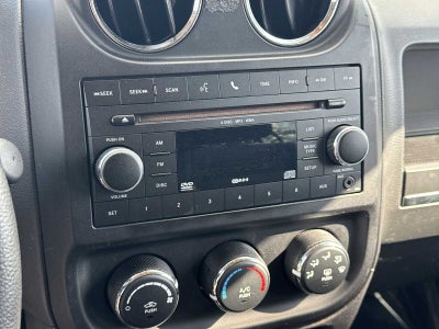 Jeep Compass 2011, tracción delantera, 4 puertas