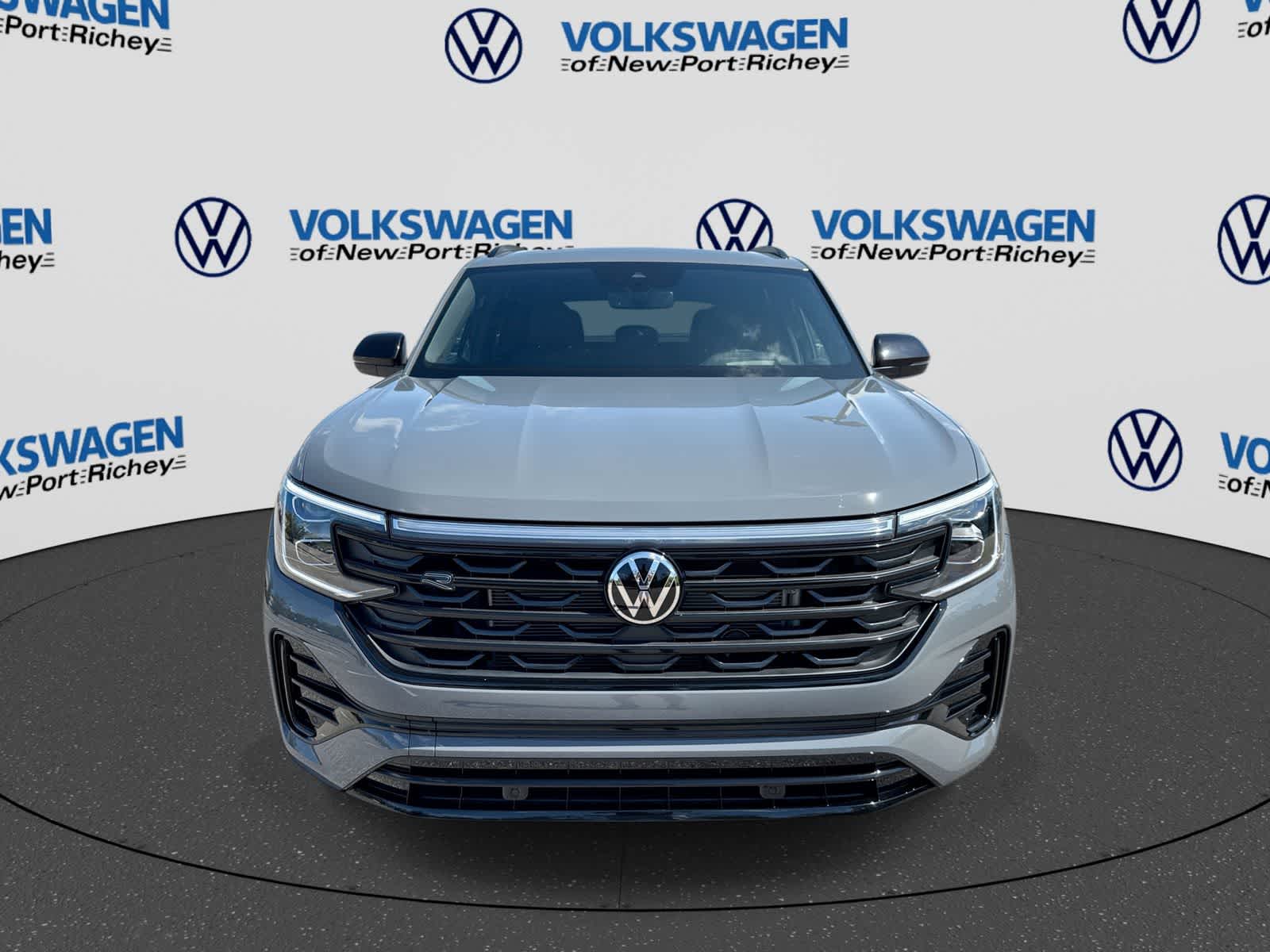 2026 Volkswagen Atlas Cross Sport 2.0T SEL R-Line Negro