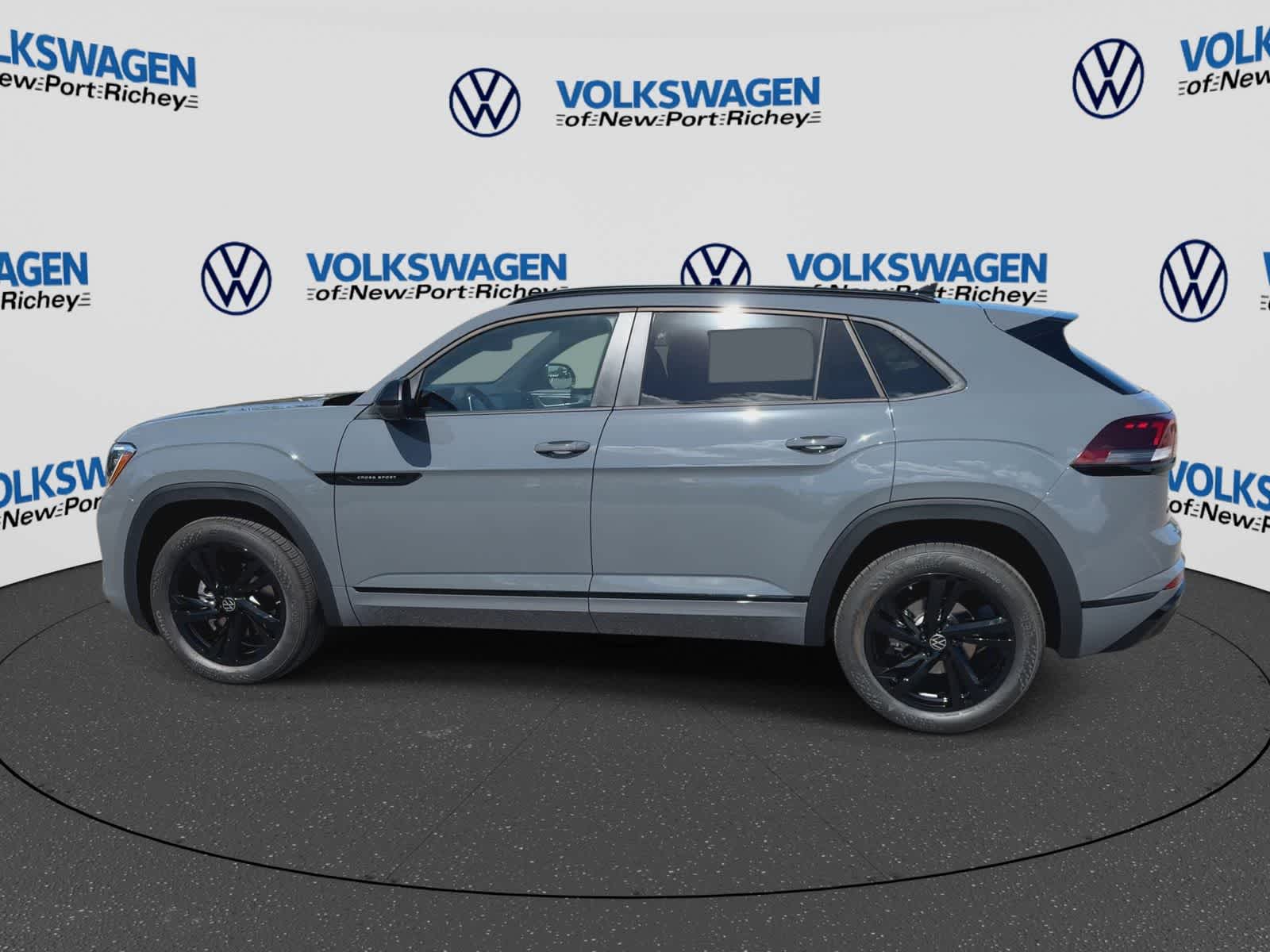 2026 Volkswagen Atlas Cross Sport 2.0T SEL R-Line Negro