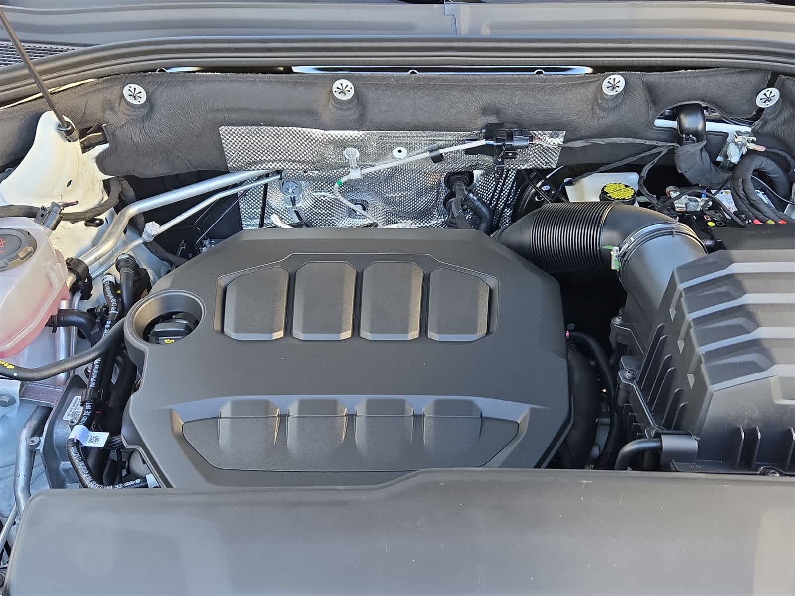 2026 Volkswagen Atlas Cross Sport 2.0T SEL R-Line Negro