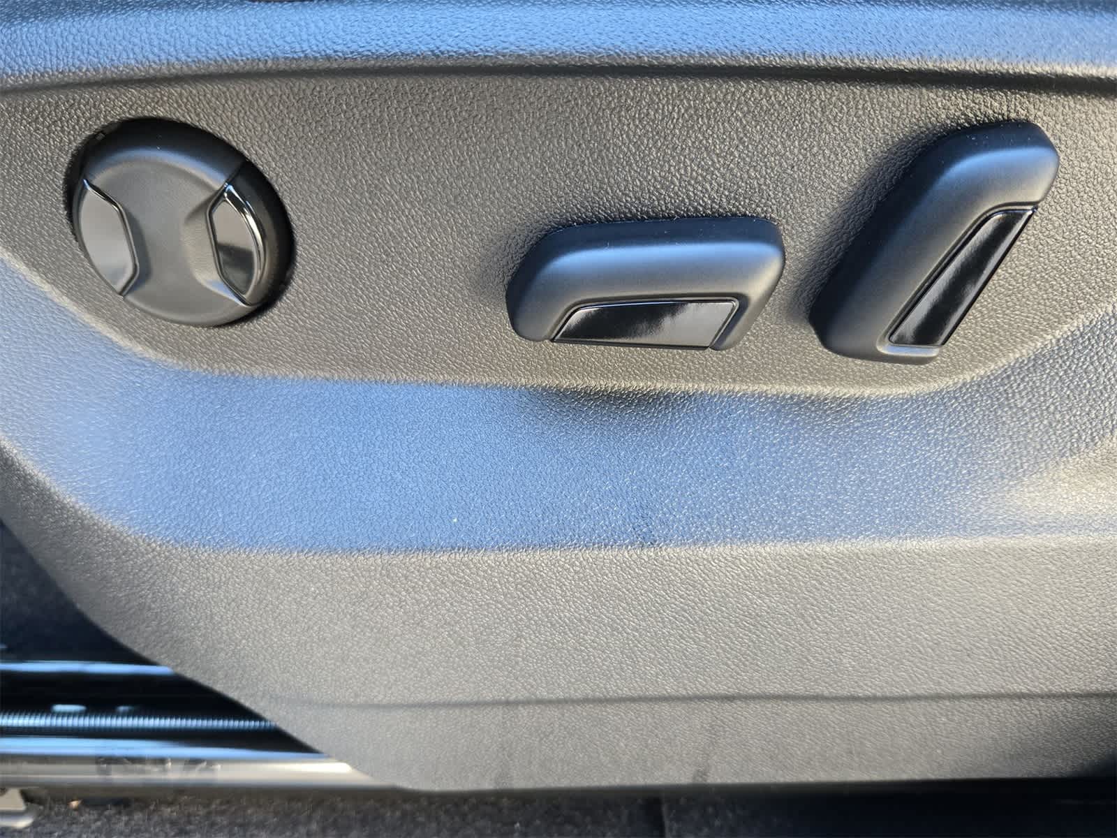 2026 Volkswagen Atlas Cross Sport 2.0T SEL R-Line Negro