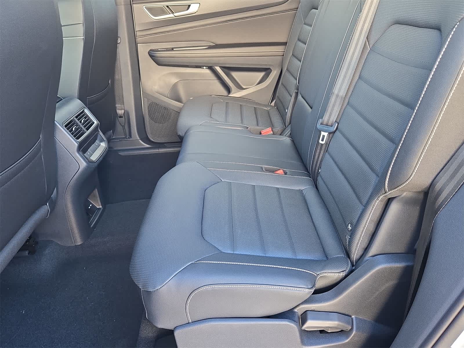 2026 Volkswagen Atlas Cross Sport 2.0T SEL R-Line Negro