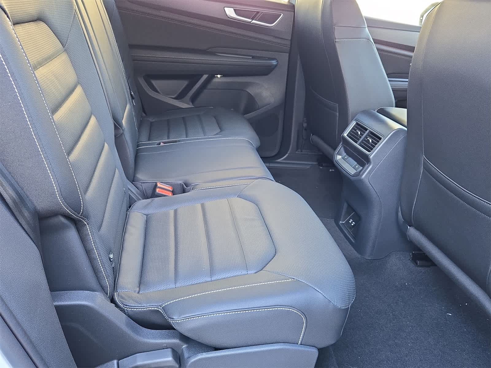 2026 Volkswagen Atlas Cross Sport 2.0T SEL R-Line Negro