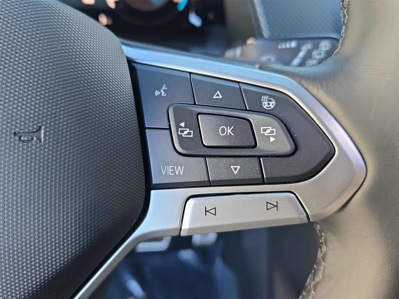 2026 Volkswagen Atlas Cross Sport 2.0T SEL R-Line Negro