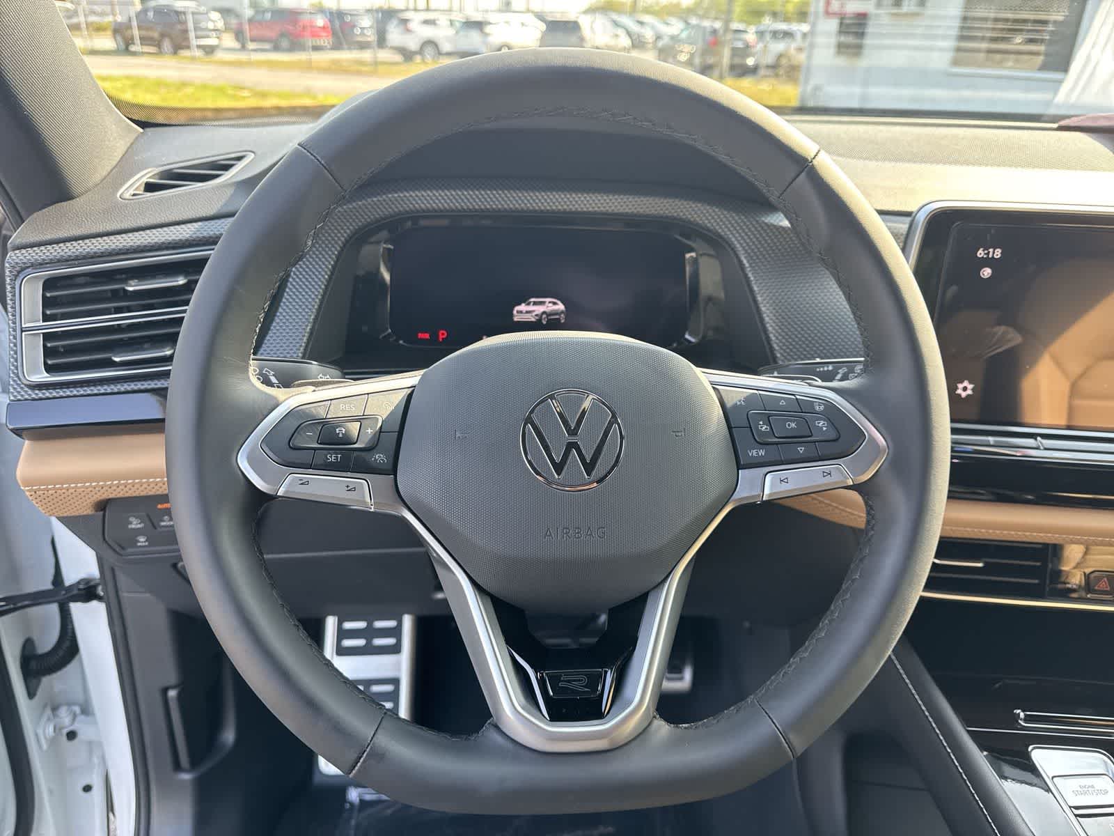 2026 Volkswagen Atlas Cross Sport 2.0T SEL R-Line Negro