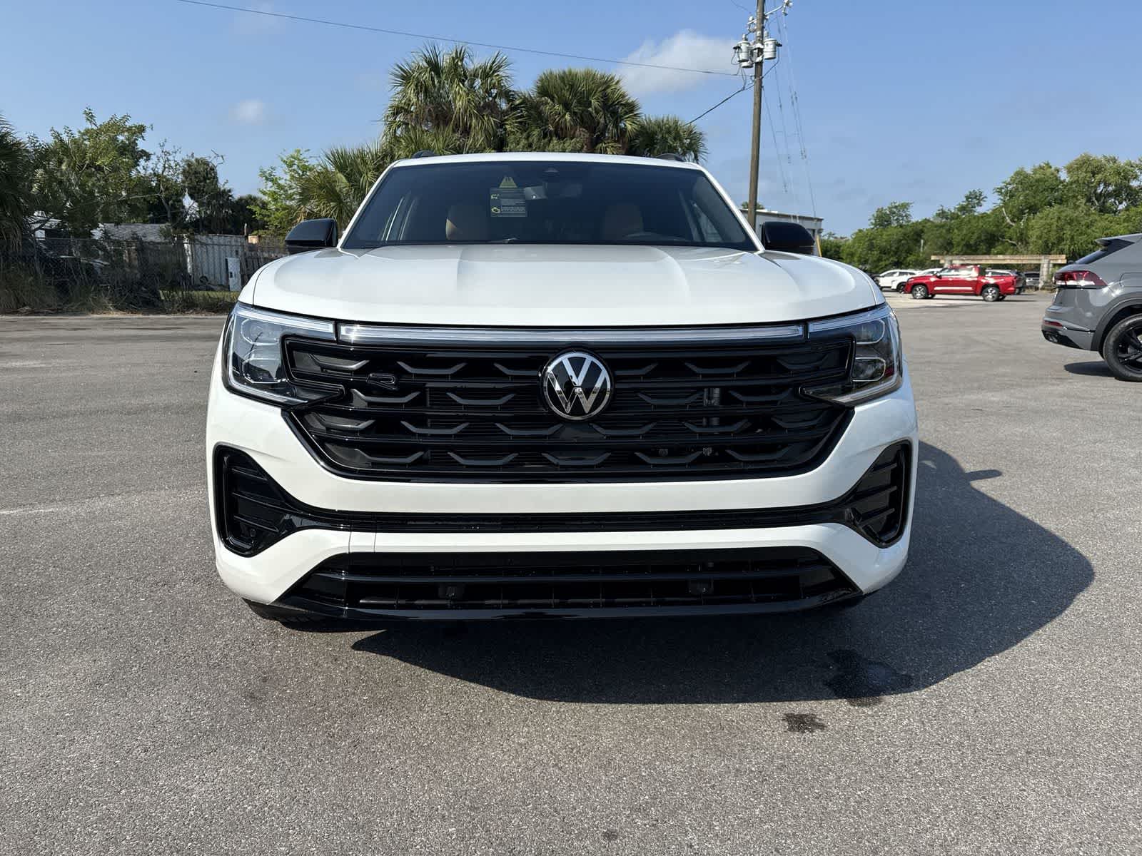 2026 Volkswagen Atlas Cross Sport 2.0T SEL R-Line Negro