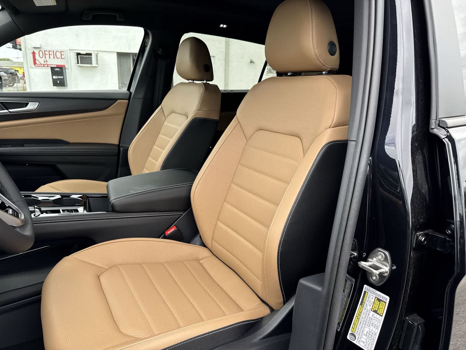2026 Volkswagen Atlas Cross Sport 2.0T SEL R-Line Negro