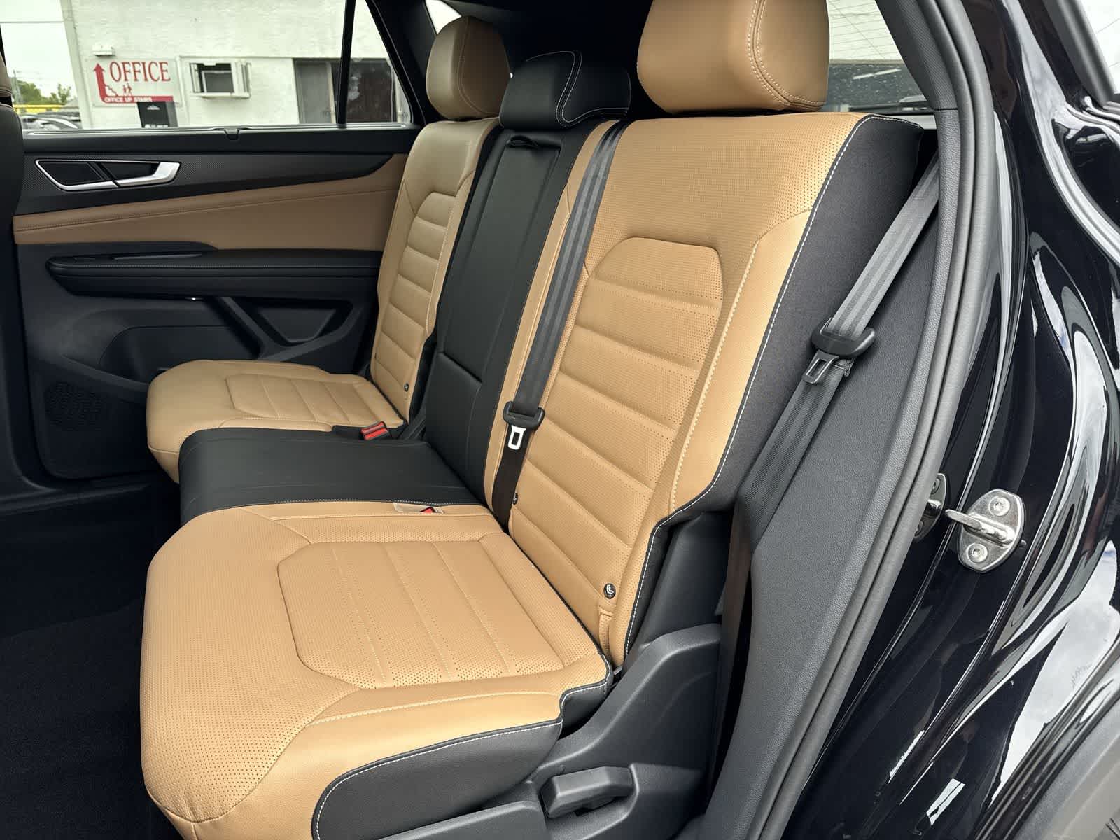 2026 Volkswagen Atlas Cross Sport 2.0T SEL R-Line Negro
