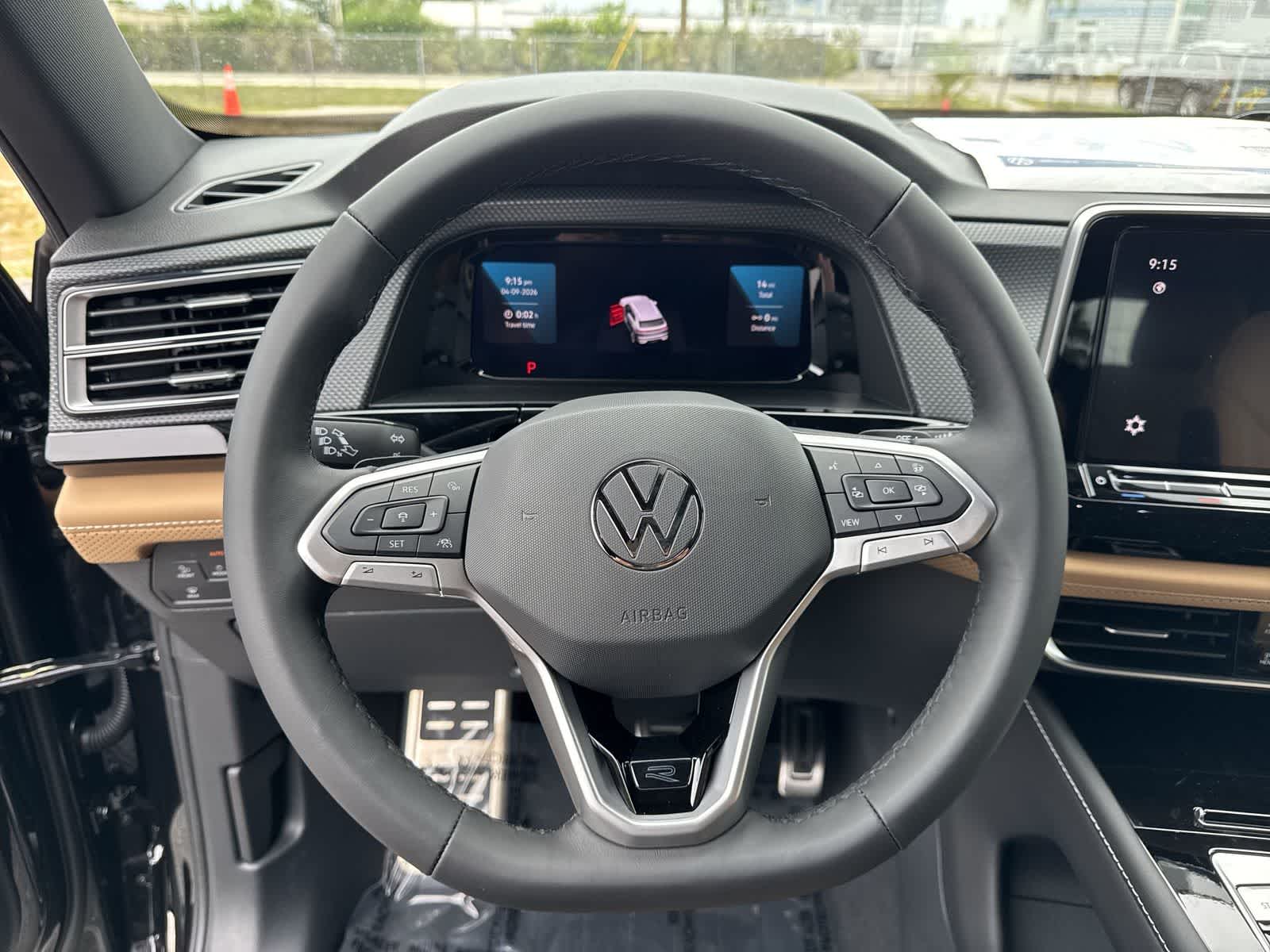 2026 Volkswagen Atlas Cross Sport 2.0T SEL R-Line Negro