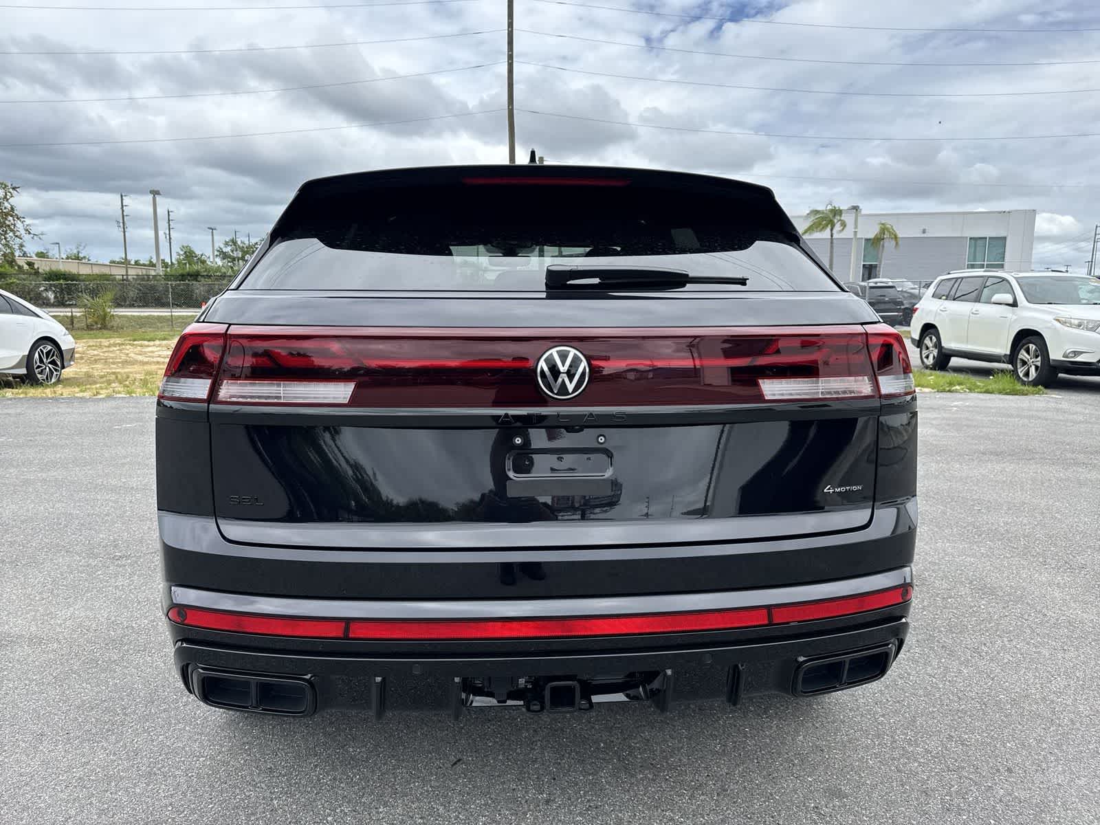 2026 Volkswagen Atlas Cross Sport 2.0T SEL R-Line Negro