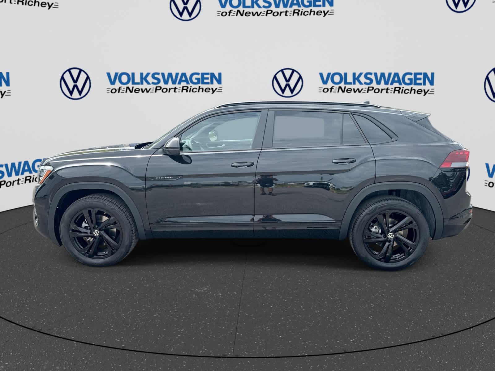 Volkswagen Atlas Cross Sport SEL R-Line Black 2026