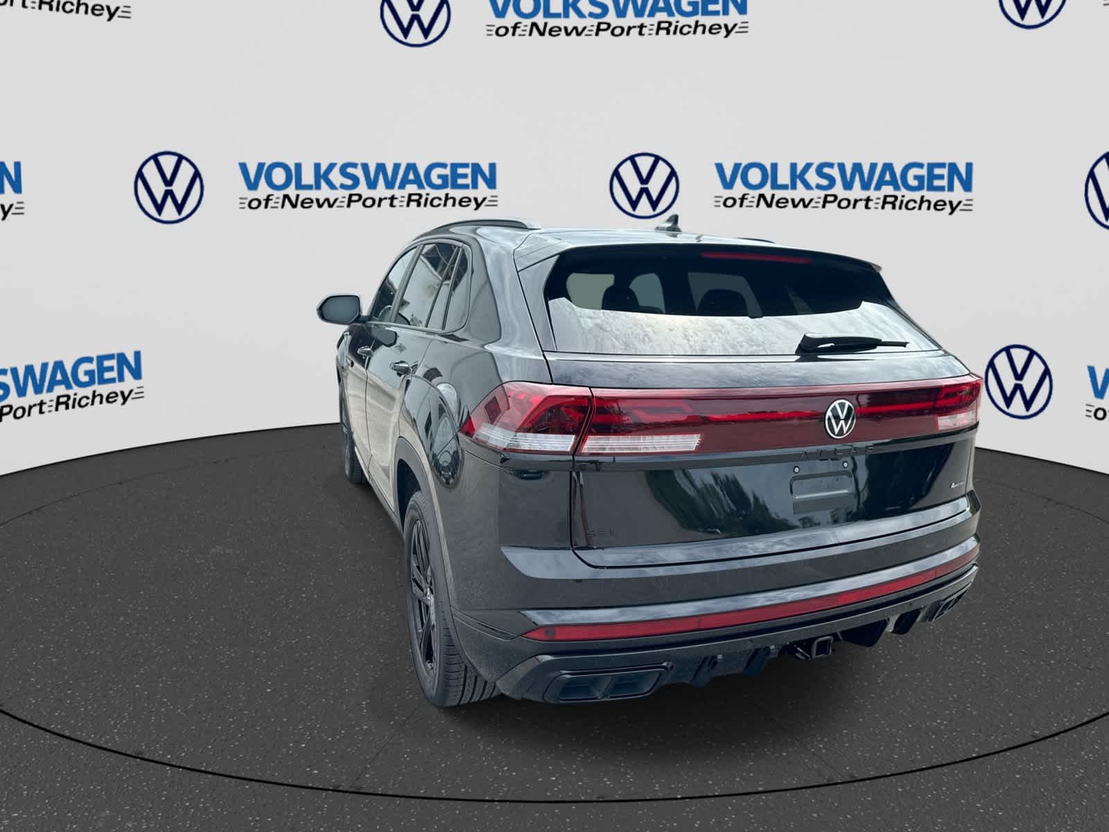 Volkswagen Atlas Cross Sport SEL R-Line Black 2026