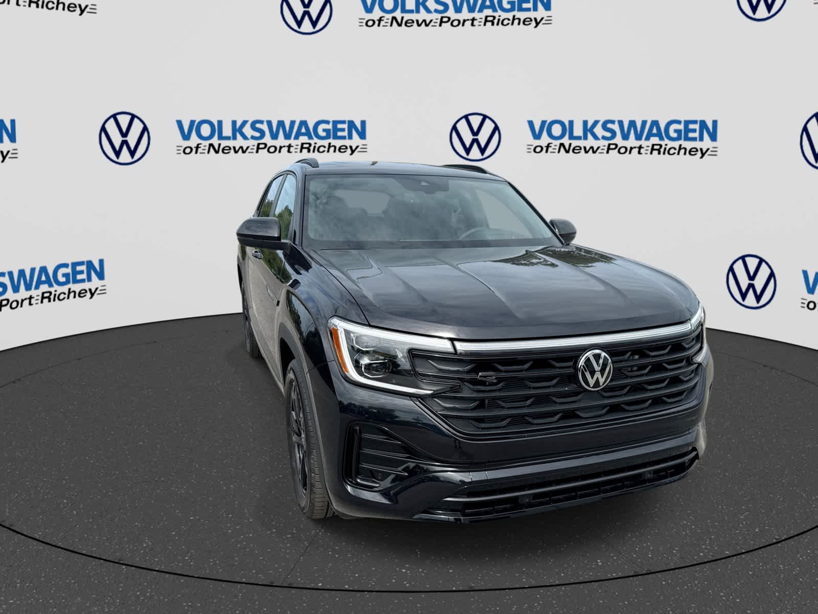Volkswagen Atlas Cross Sport SEL R-Line Black 2026