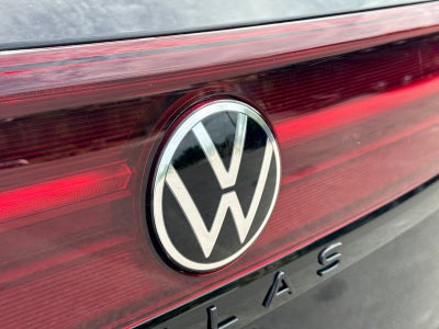 Volkswagen Atlas Cross Sport SEL R-Line Black 2026