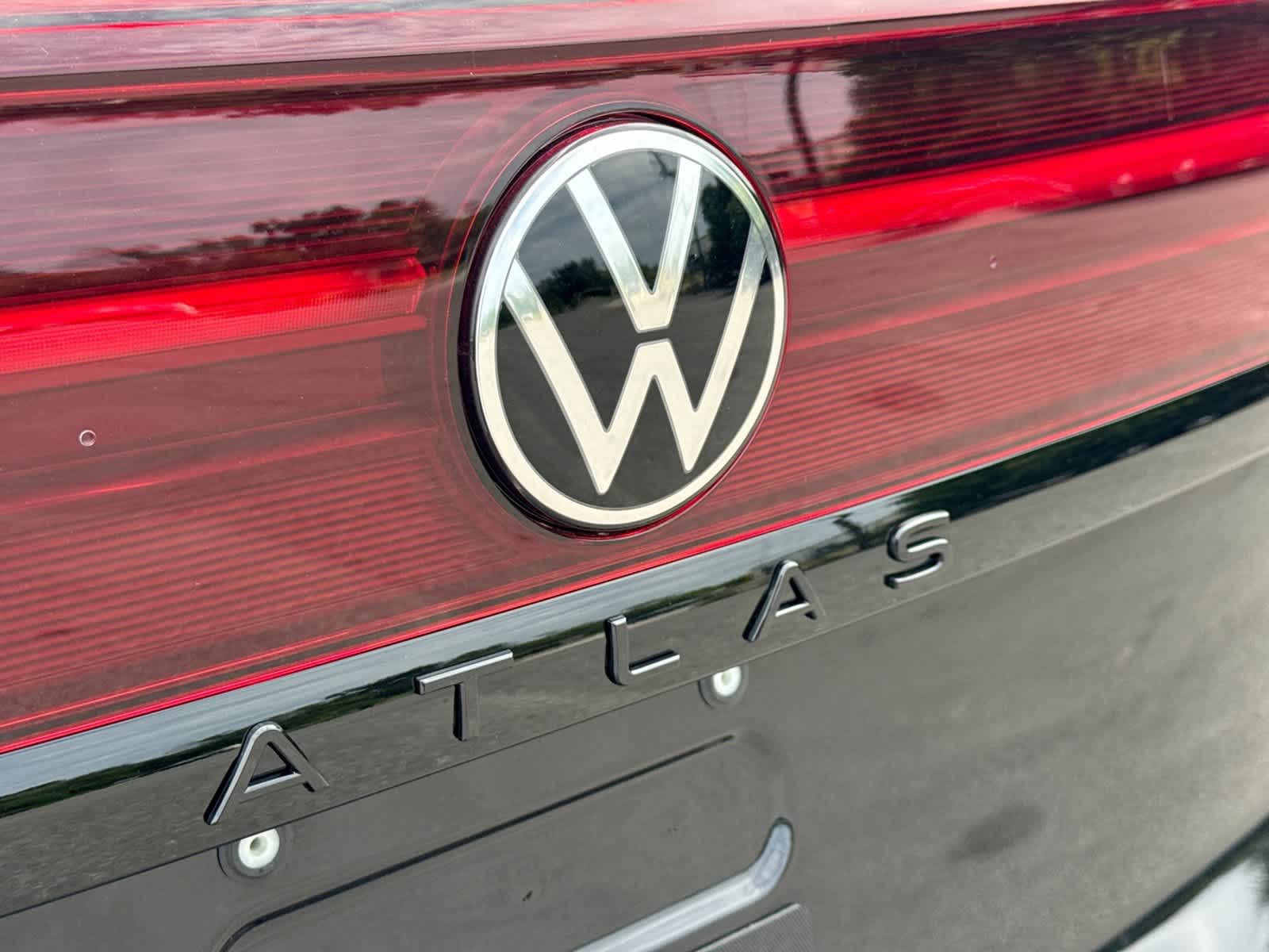 Volkswagen Atlas Cross Sport SEL R-Line Black 2026