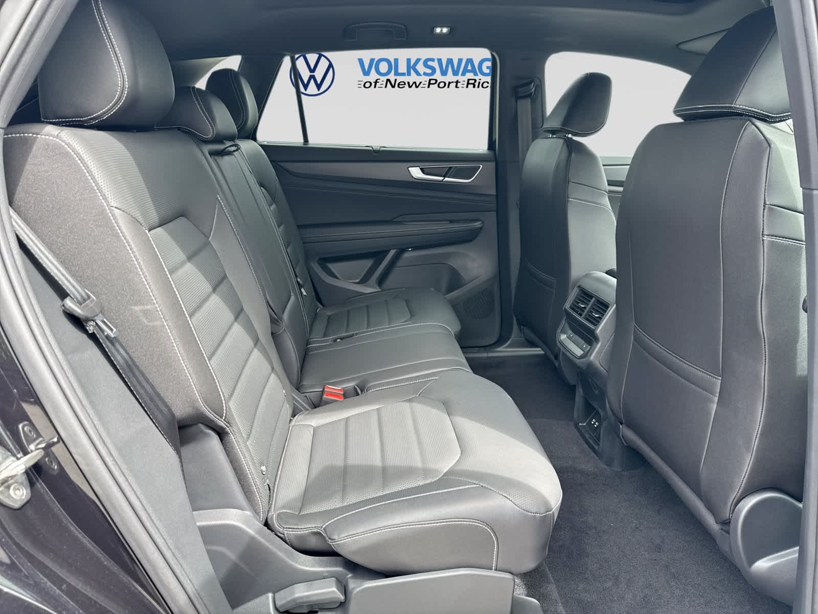 Volkswagen Atlas Cross Sport SEL R-Line Black 2026
