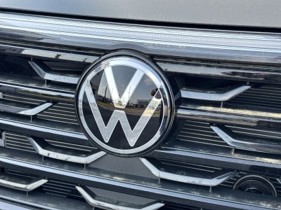 2026 Volkswagen Atlas Cross Sport 2.0T SEL R-Line Negro