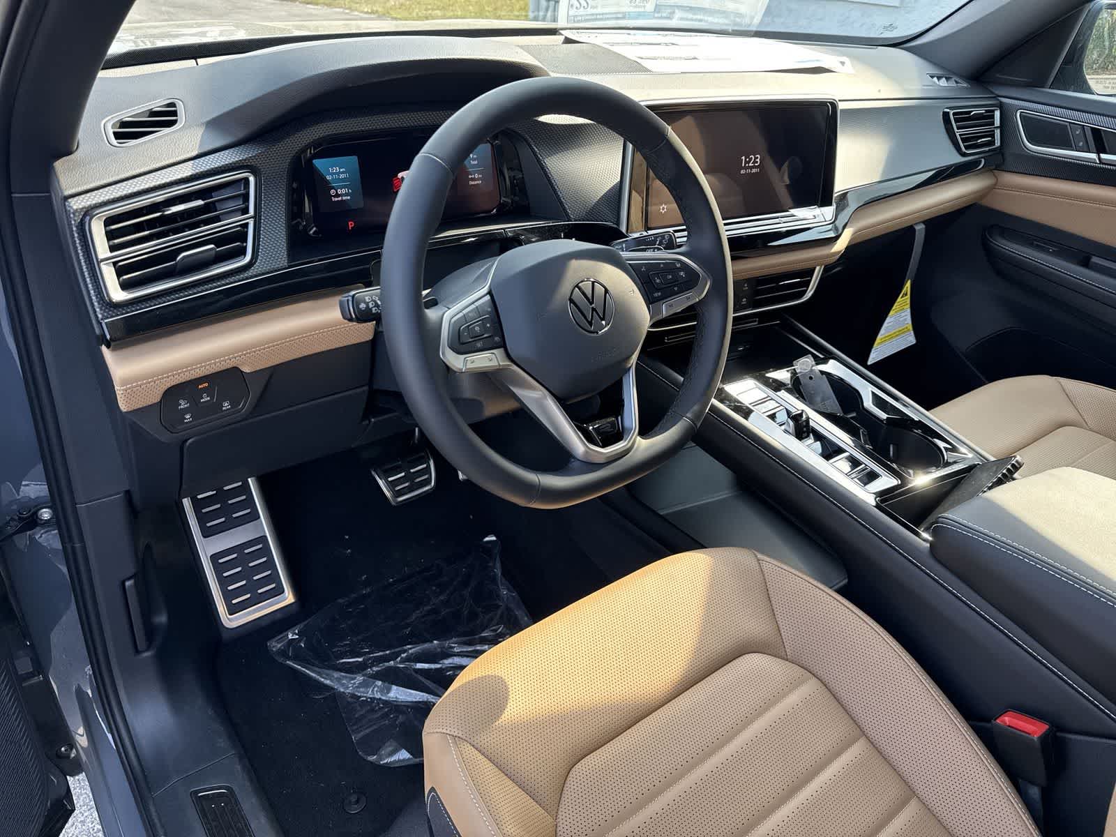 2026 Volkswagen Atlas Cross Sport 2.0T SEL R-Line Negro