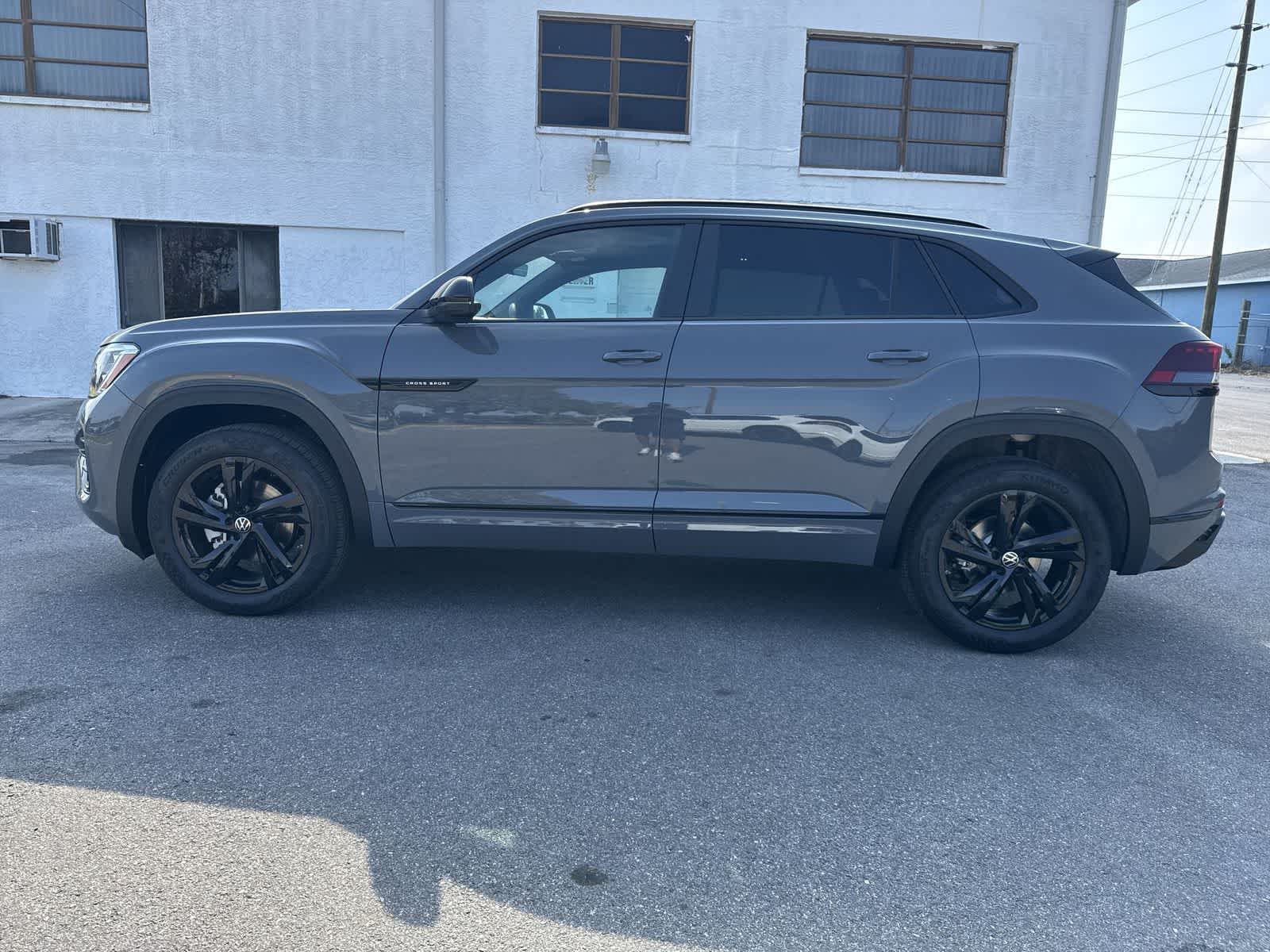 2026 Volkswagen Atlas Cross Sport 2.0T SEL R-Line Negro