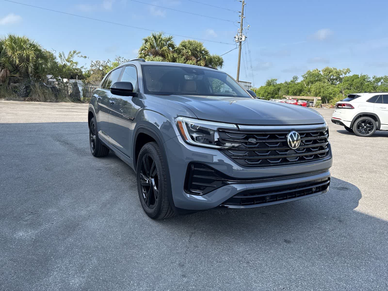 2026 Volkswagen Atlas Cross Sport 2.0T SEL R-Line Negro