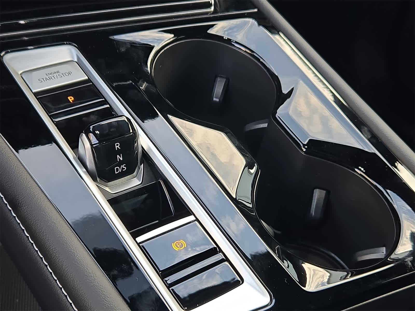 2026 Volkswagen Atlas Cross Sport 2.0T SEL