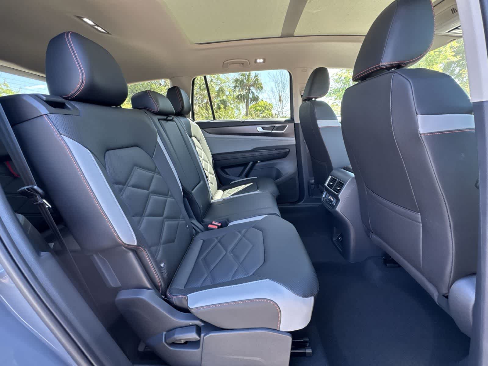 Volkswagen Atlas 2.0T Peak Edition 2026