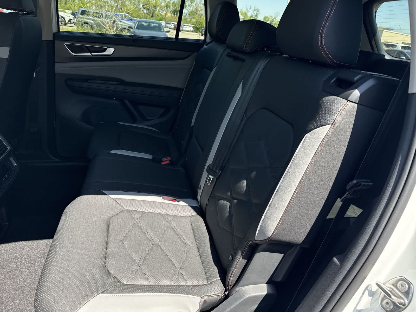 Volkswagen Atlas 2.0T Peak Edition 2026