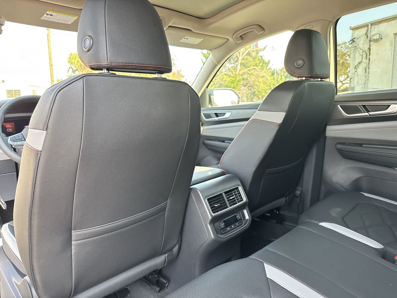 Volkswagen Atlas 2.0T Peak Edition 2026