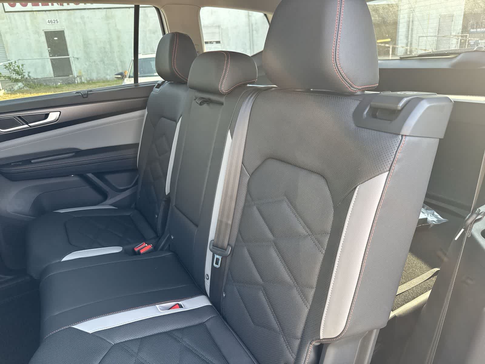 Volkswagen Atlas 2.0T Peak Edition 2026