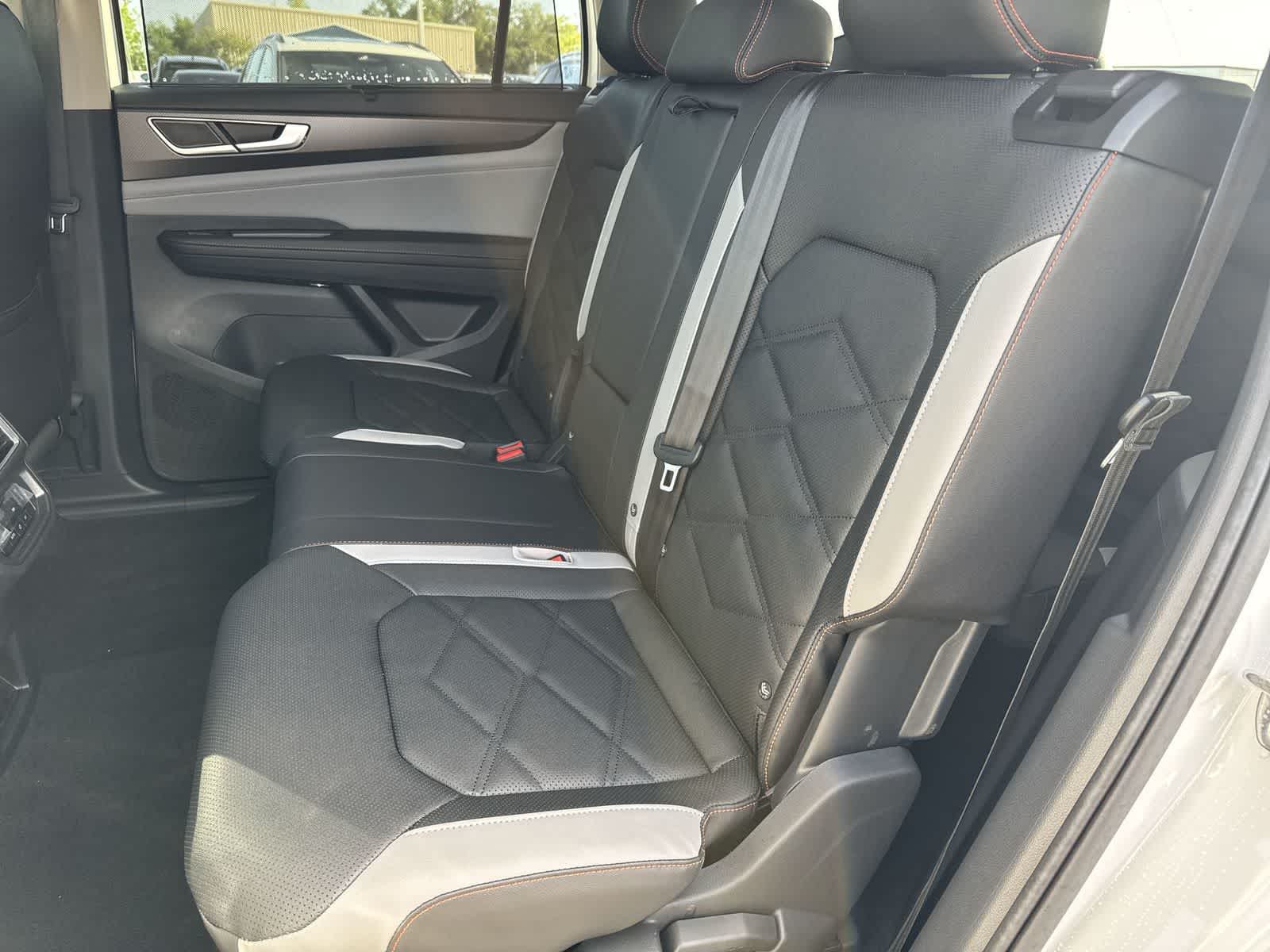 Volkswagen Atlas 2.0T Peak Edition 2026