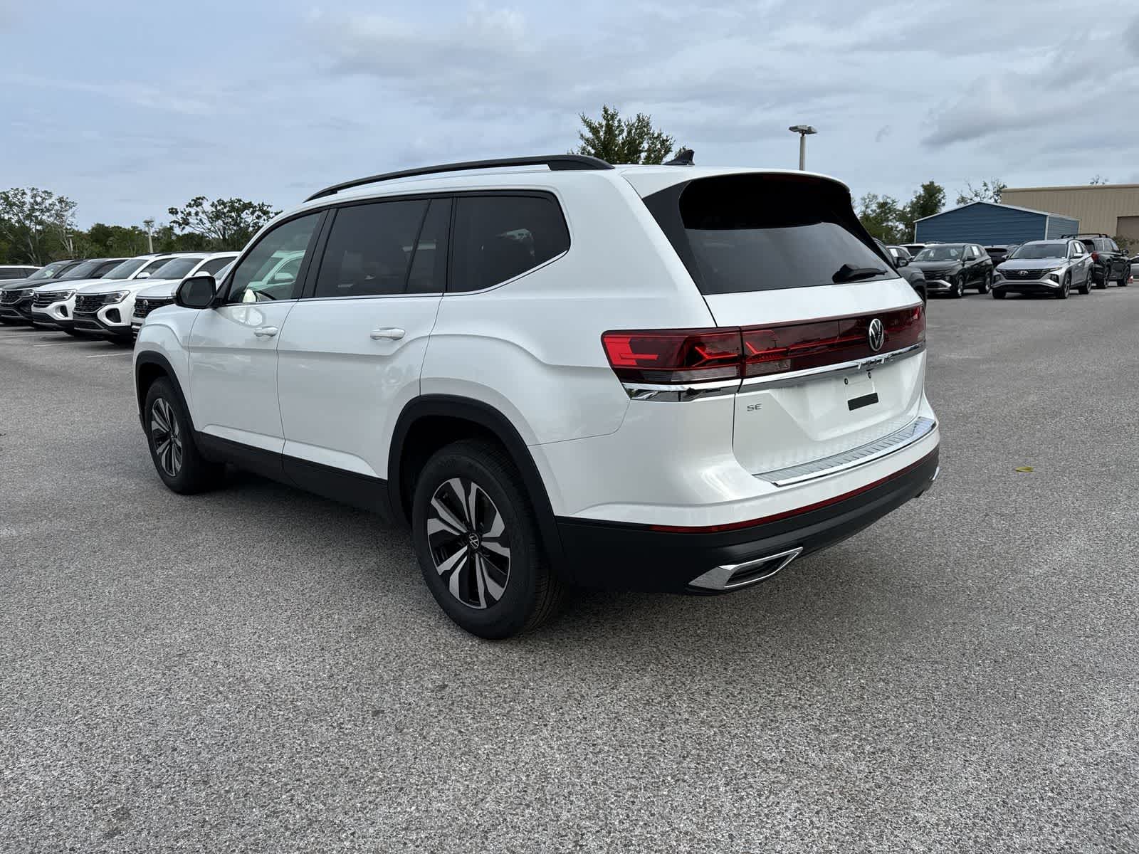 2026 Volkswagen Atlas 2.0T SE