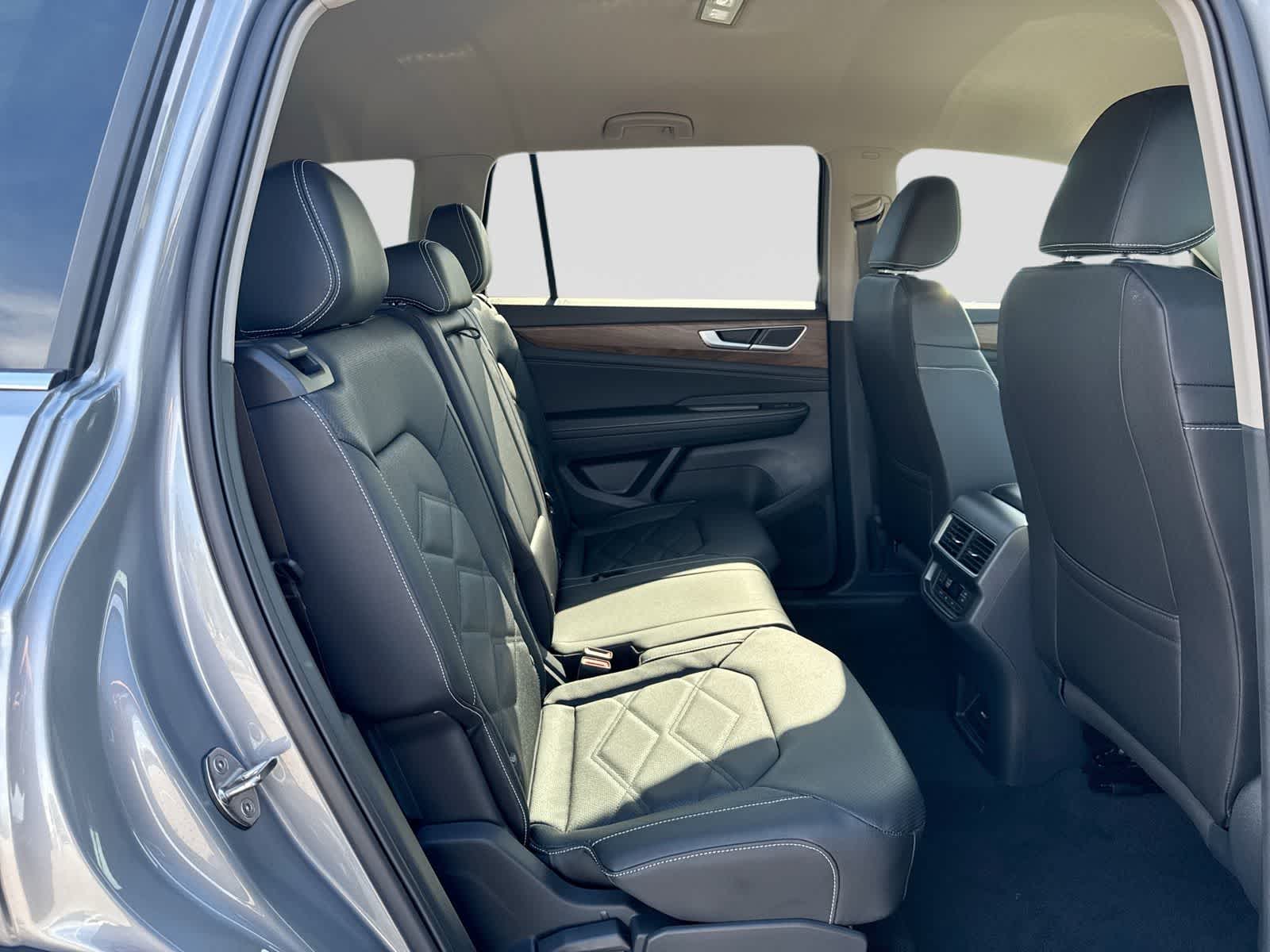 2026 Volkswagen Atlas 2.0T SE