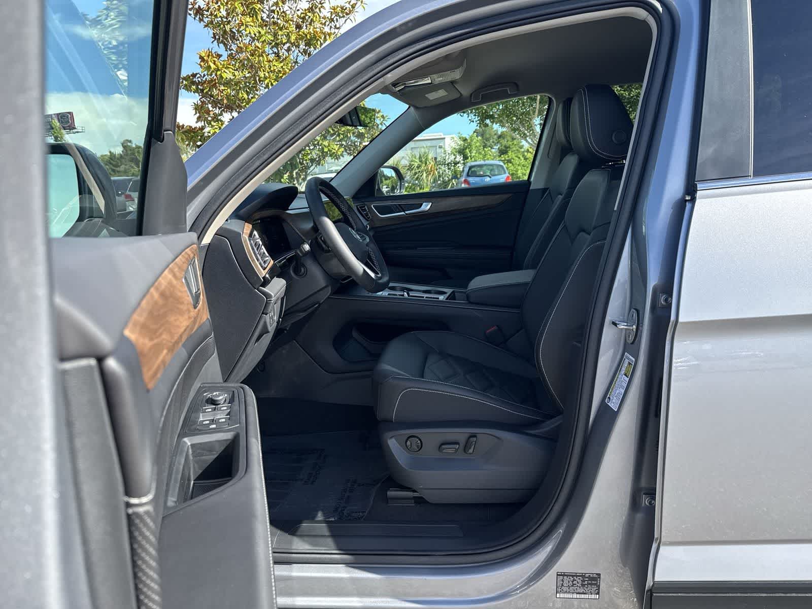2026 Volkswagen Atlas 2.0T SE