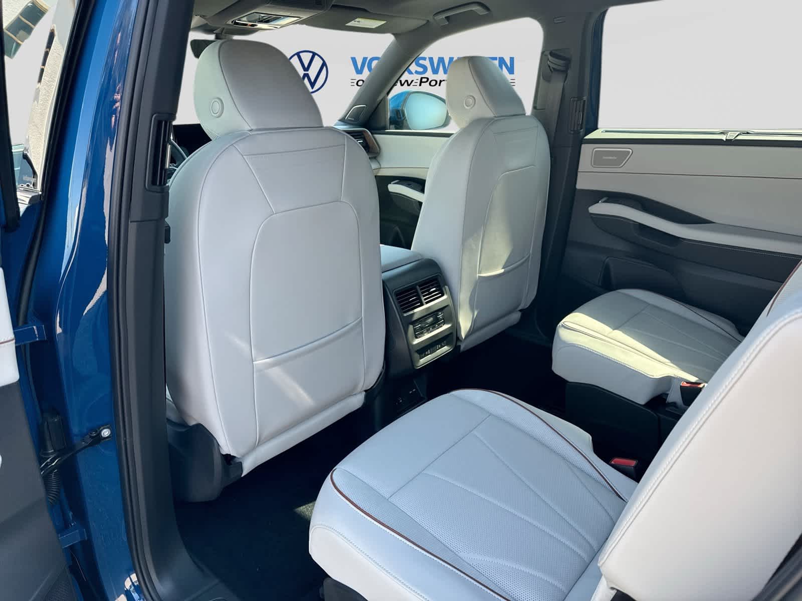 Volkswagen Atlas SEL Premium R-Line 2027