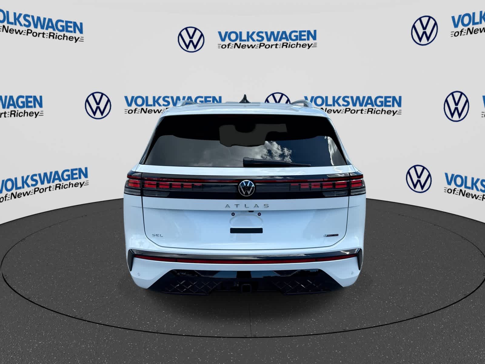 Volkswagen Atlas SEL Premium R-Line 2027