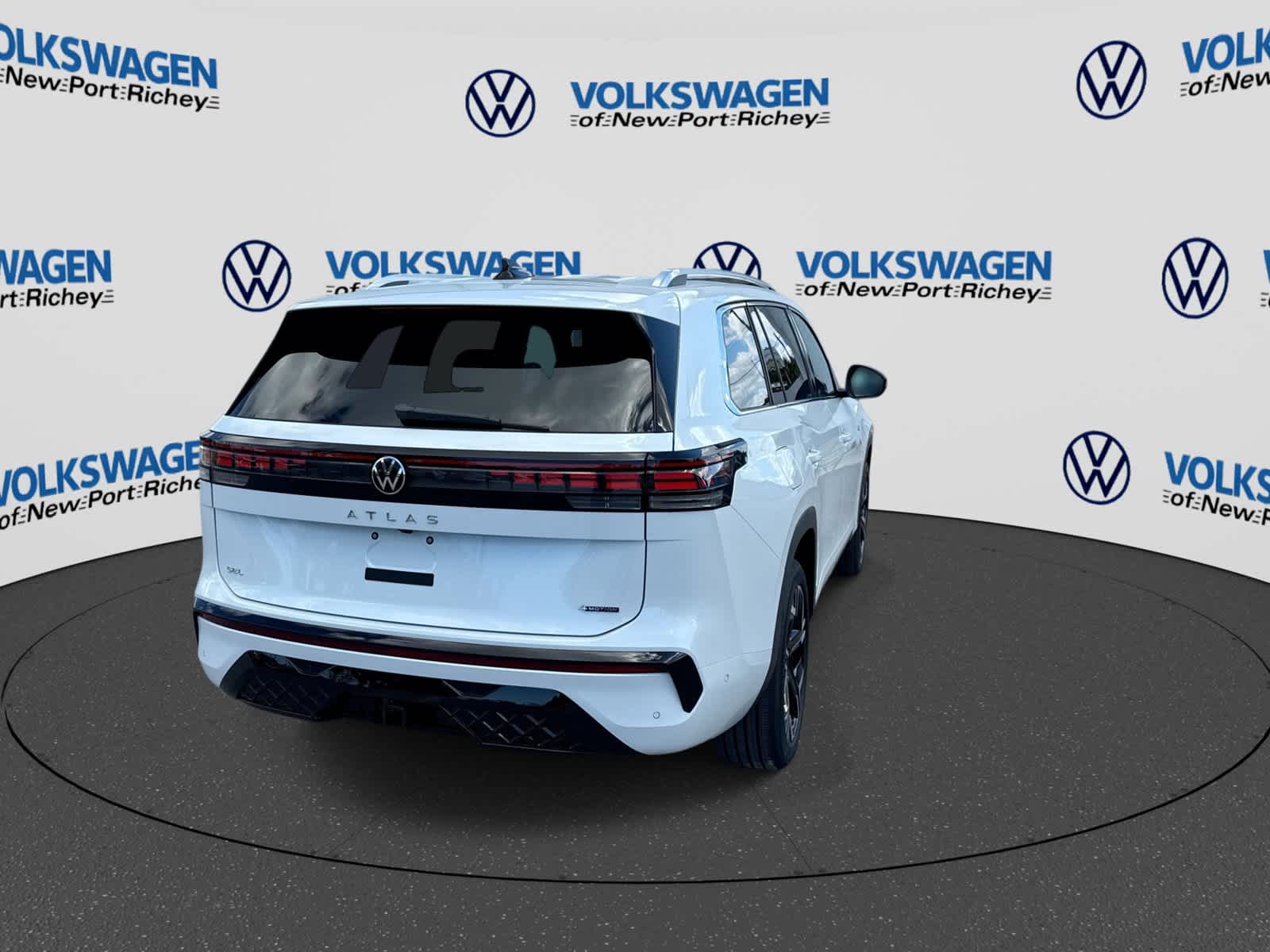 Volkswagen Atlas SEL Premium R-Line 2027