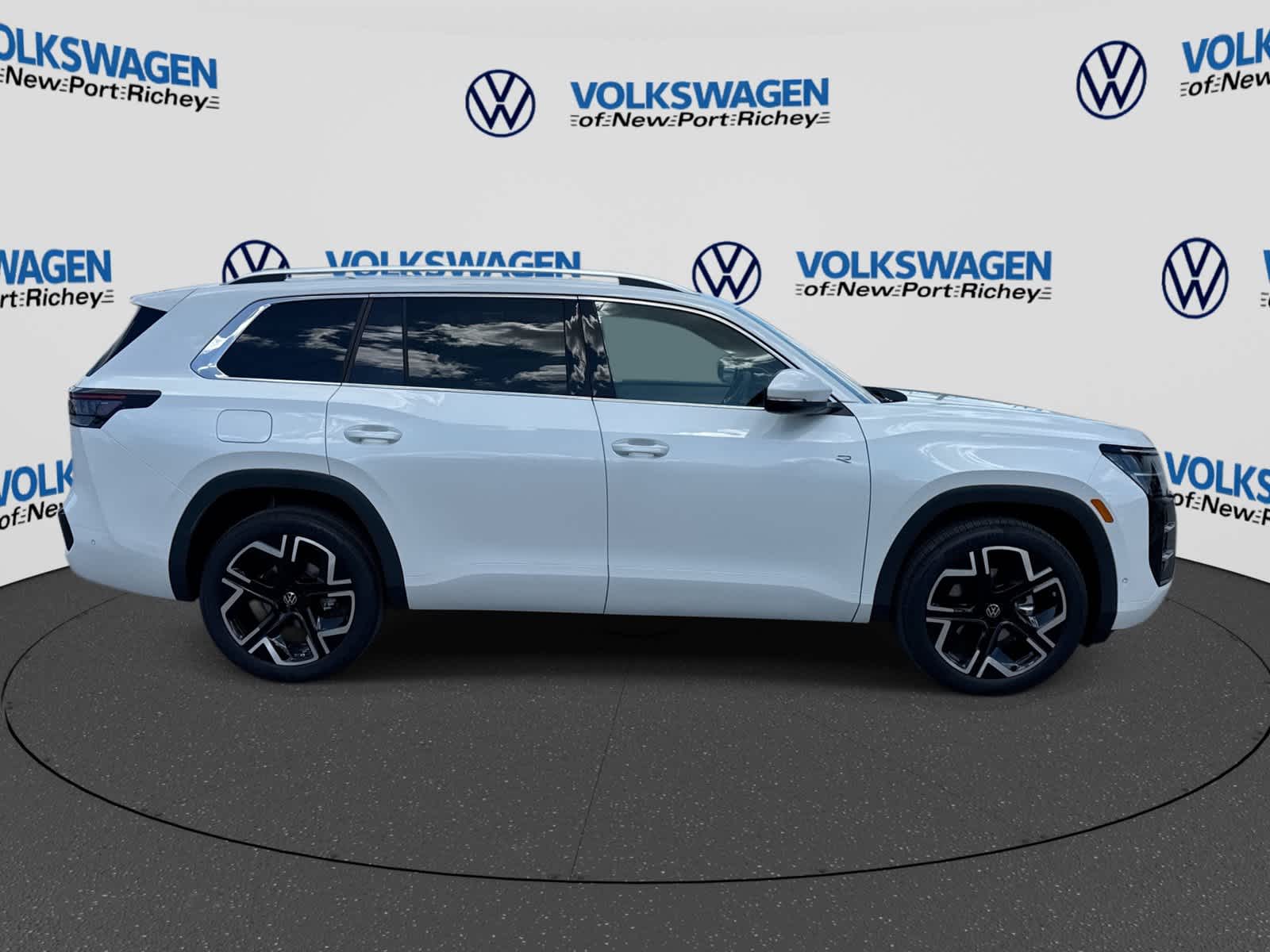 Volkswagen Atlas SEL Premium R-Line 2027