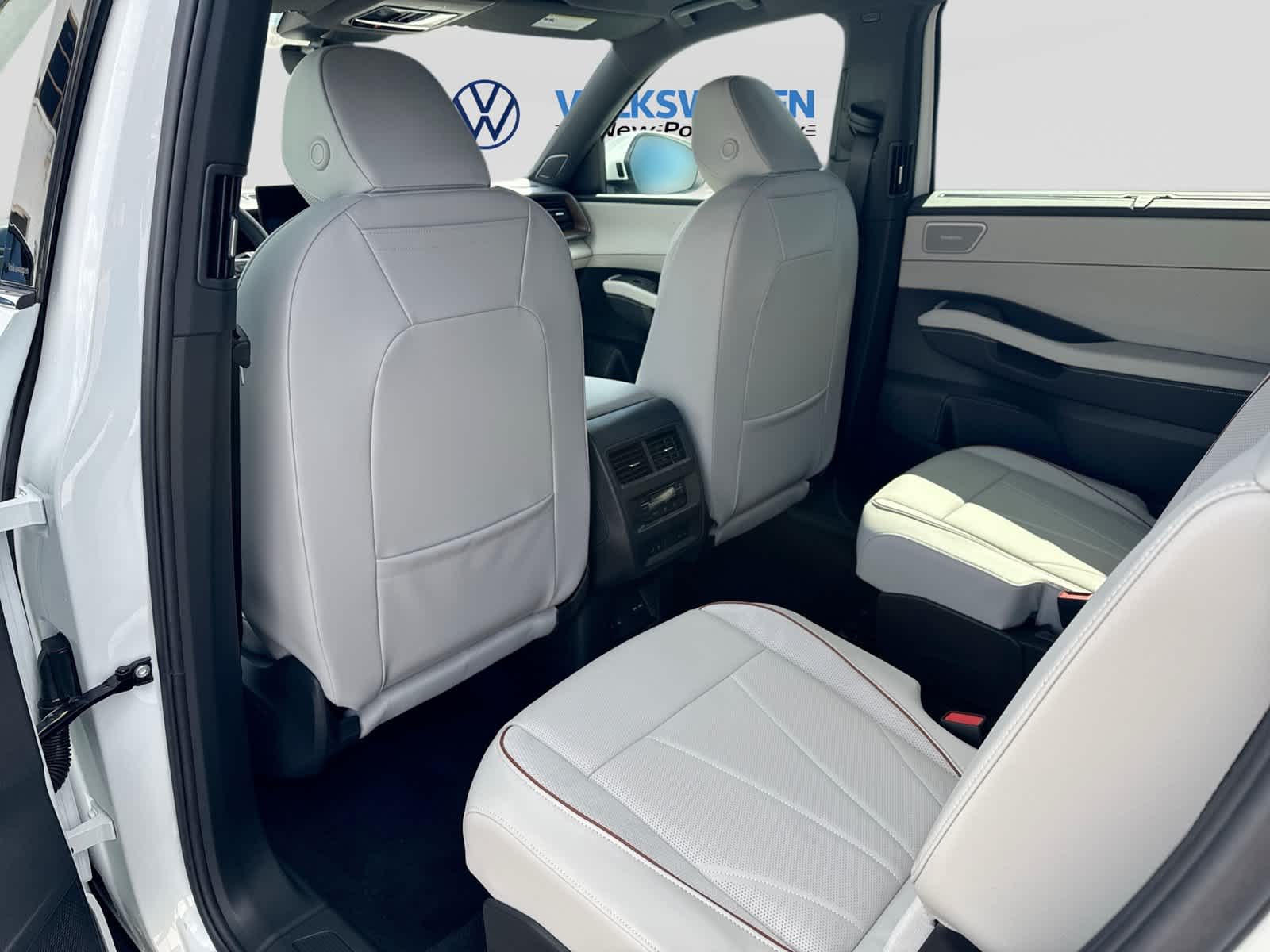 Volkswagen Atlas SEL Premium R-Line 2027
