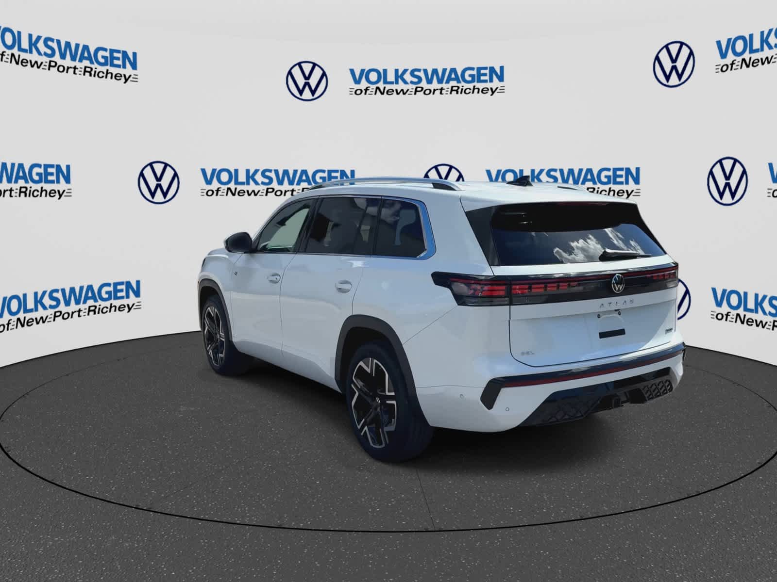 Volkswagen Atlas SEL Premium R-Line 2027