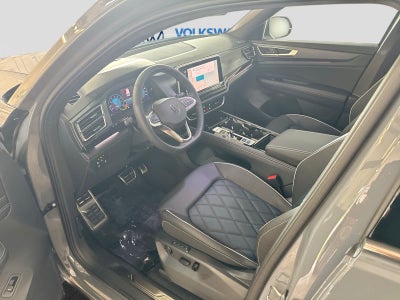 Volkswagen Atlas Cross Sport SEL Premium R-Line 2026