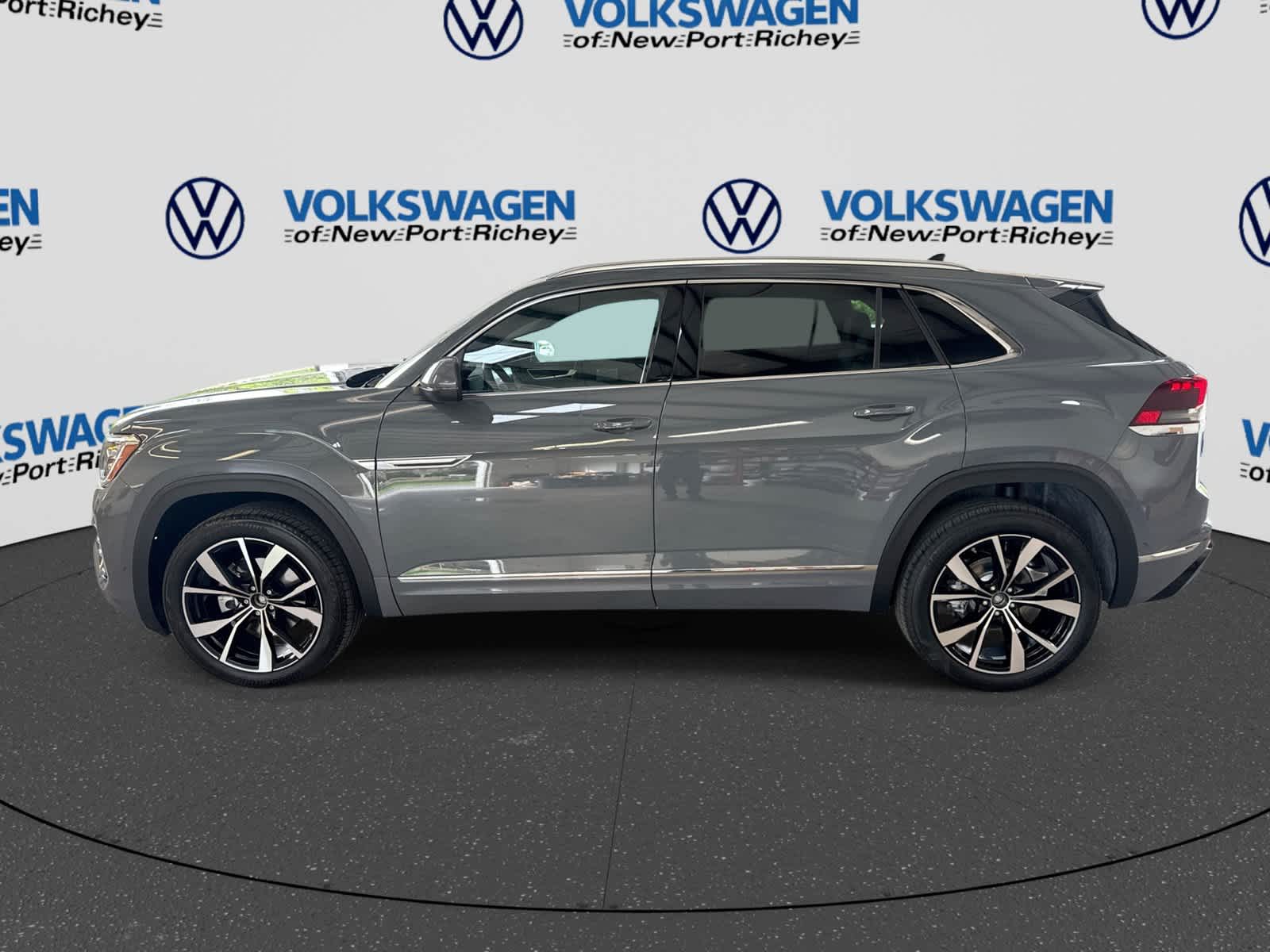 Volkswagen Atlas Cross Sport SEL Premium R-Line 2026